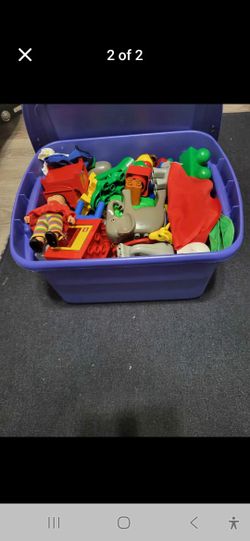 Legos ......100 Pieces,  all new