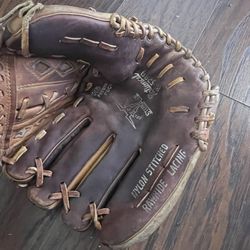 Baseball glove