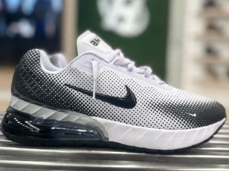 Nine air max size 10 men’s