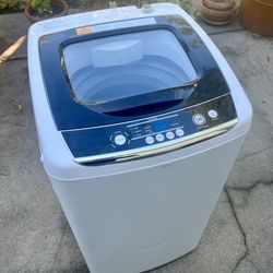 Black + Decker 17 Inch W .9 Cu. Ft. Portable Top Load Washing Machine White