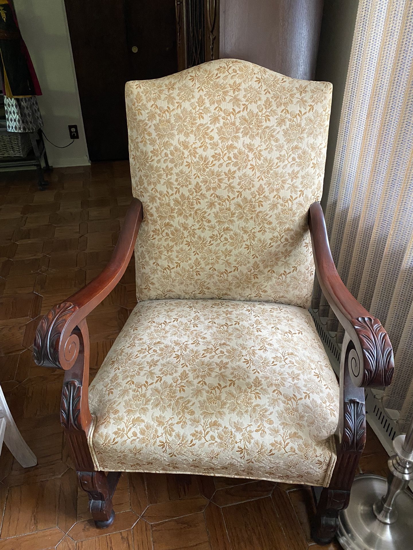 Antique Throne Arm Chair