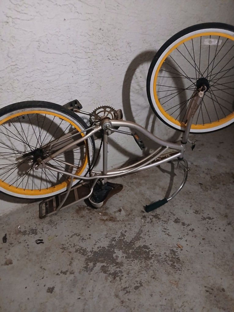 Cruiser bike ❌️NEED GONE ASAP!❌️