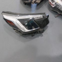2024 Subaru Forester RIGHT HEADLIGHT 
