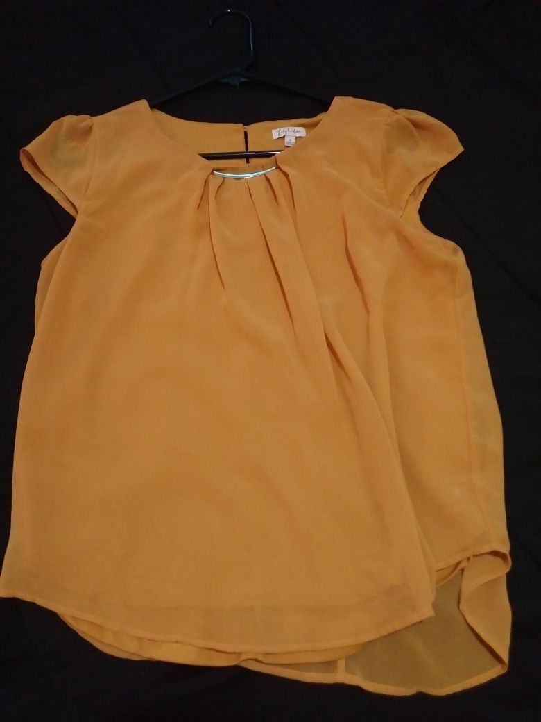 Womens clothes medium and large