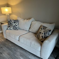 Sectional/love seat/2 End Tables With Lamps/Coffee Table
