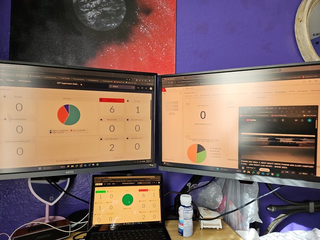 2 BenQ 32 Inch Monitor 4K
