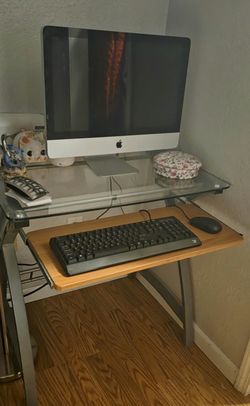 Older Mac Computer Nearly Used 