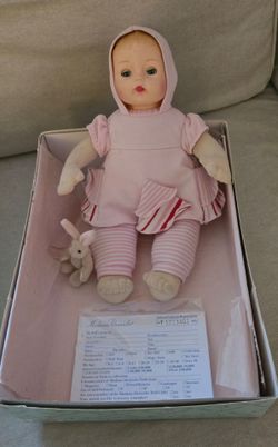 Vintage madam Alexander's Huggums baby doll