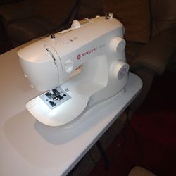 Singer Sewing Machine 