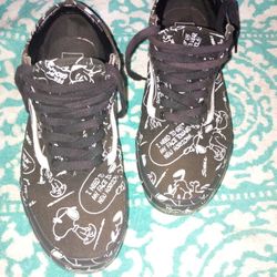 Charlie Brown Vans!