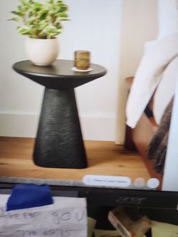 Ozetta Black side table