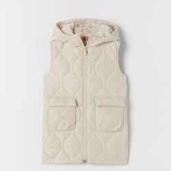 Zara NWT 13-14 long puffer vest in cream. Front zipper. Hooded. 