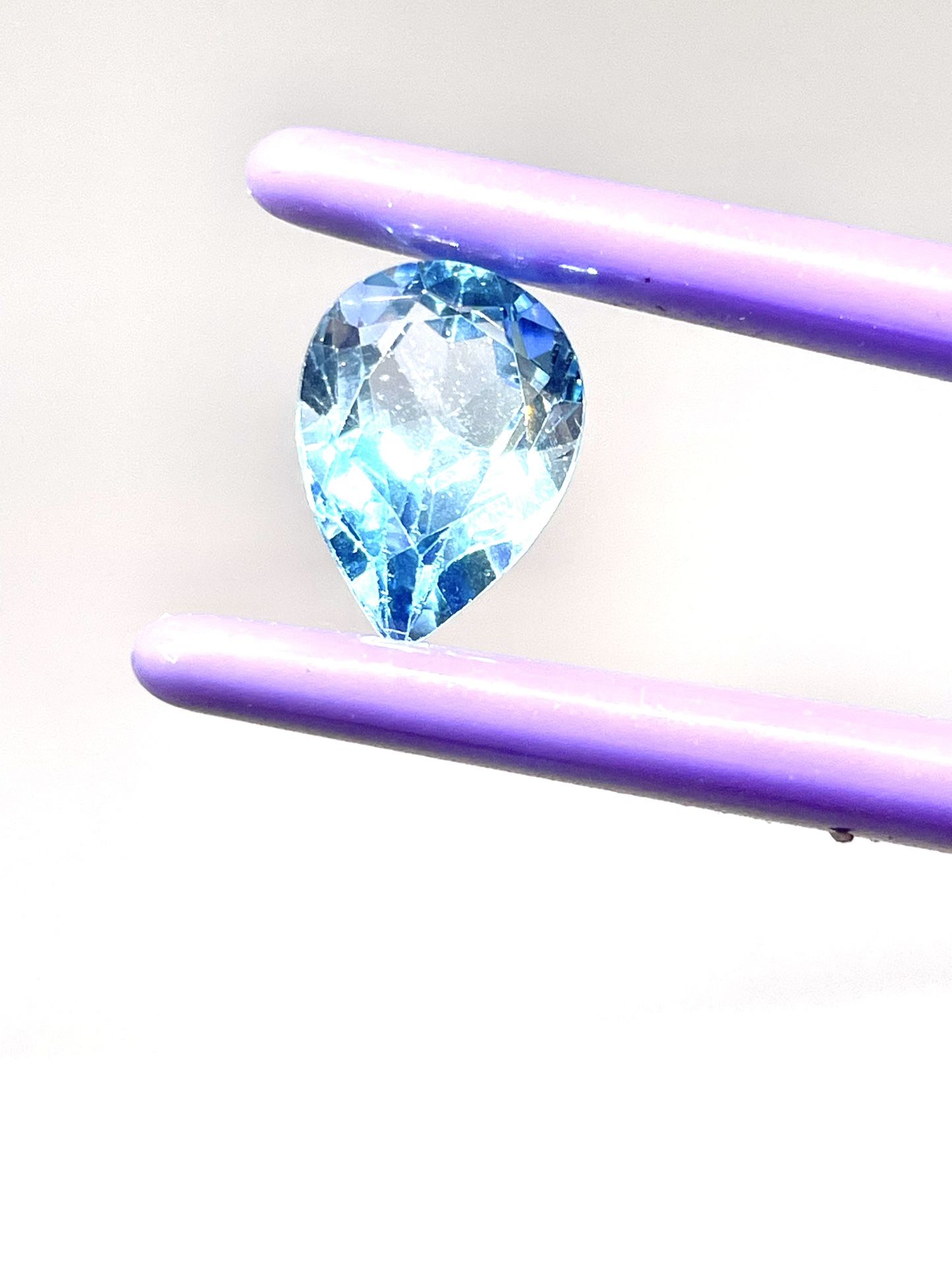 6.5ct Sky Blue Topaz Gemstone