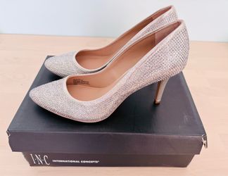 New Women’s INC Zitah3GD Embellished Ponited Toe Pumps Shoes Size 7M