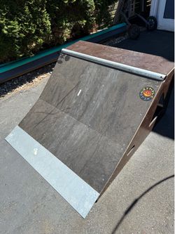 Quarter Ramp with Metal Coping