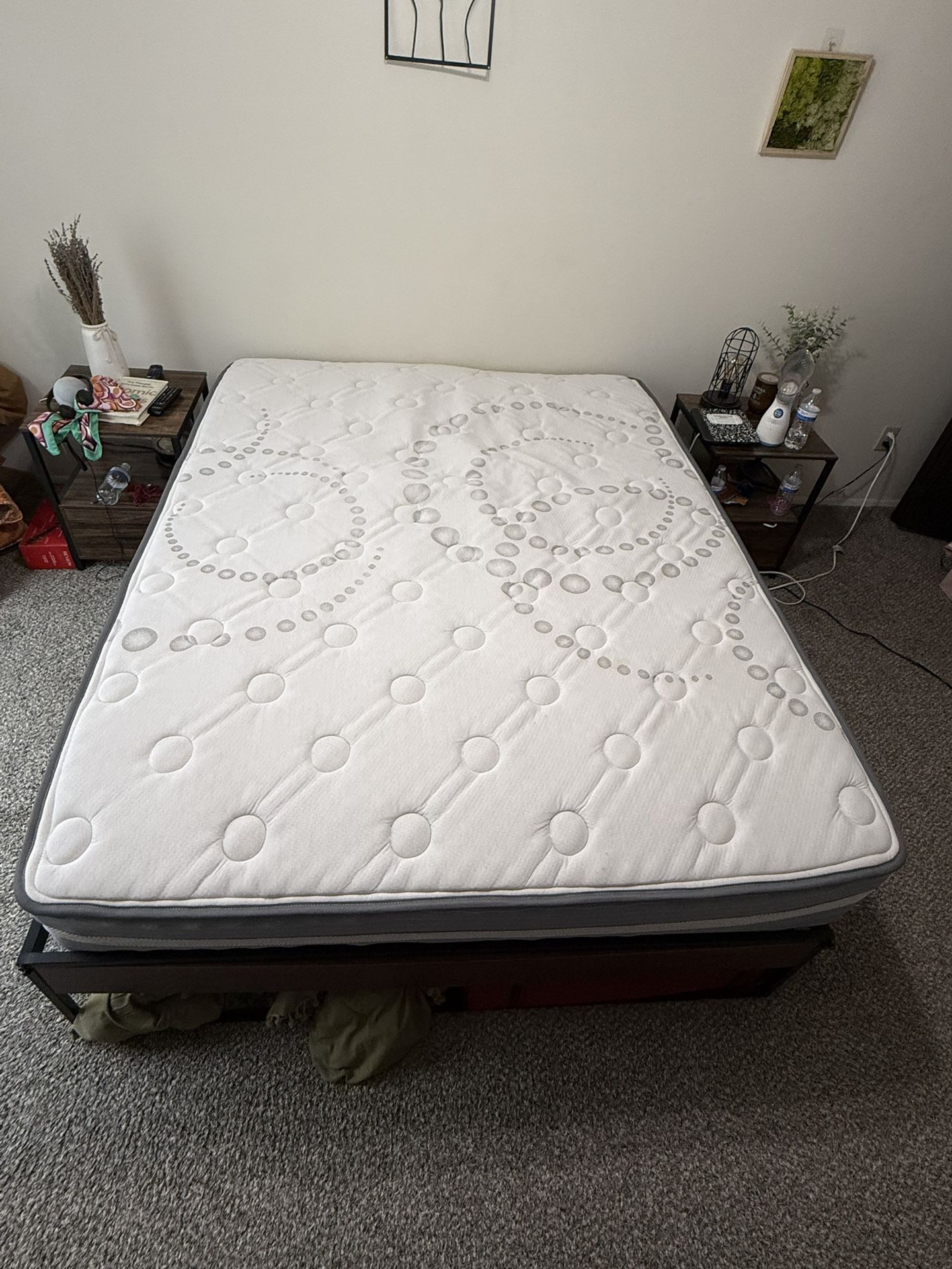 Like New Queen Mattress