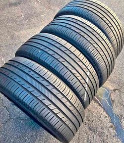 🎖️235 65 18 Michelin Tires Con 80% de Vida Las 4