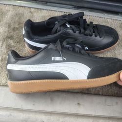 Men's puma shoes size 9