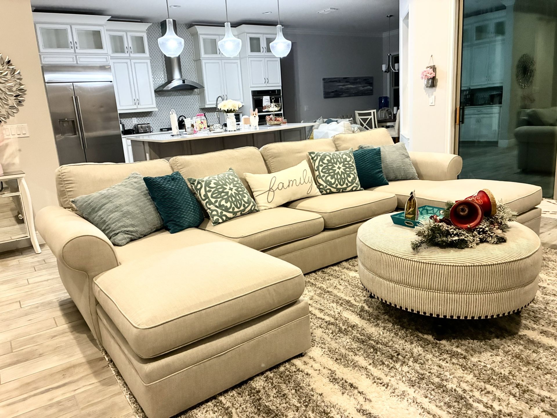 Gorgeous Double Chaise Sectional Couch 