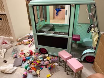 Doll van american girl ice cream truck