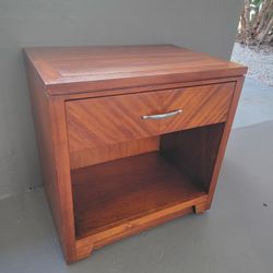 Mark David Nightstand / End Table – Hotel Quality