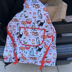 Adorable cat aprons  NEW IN PACKAGE