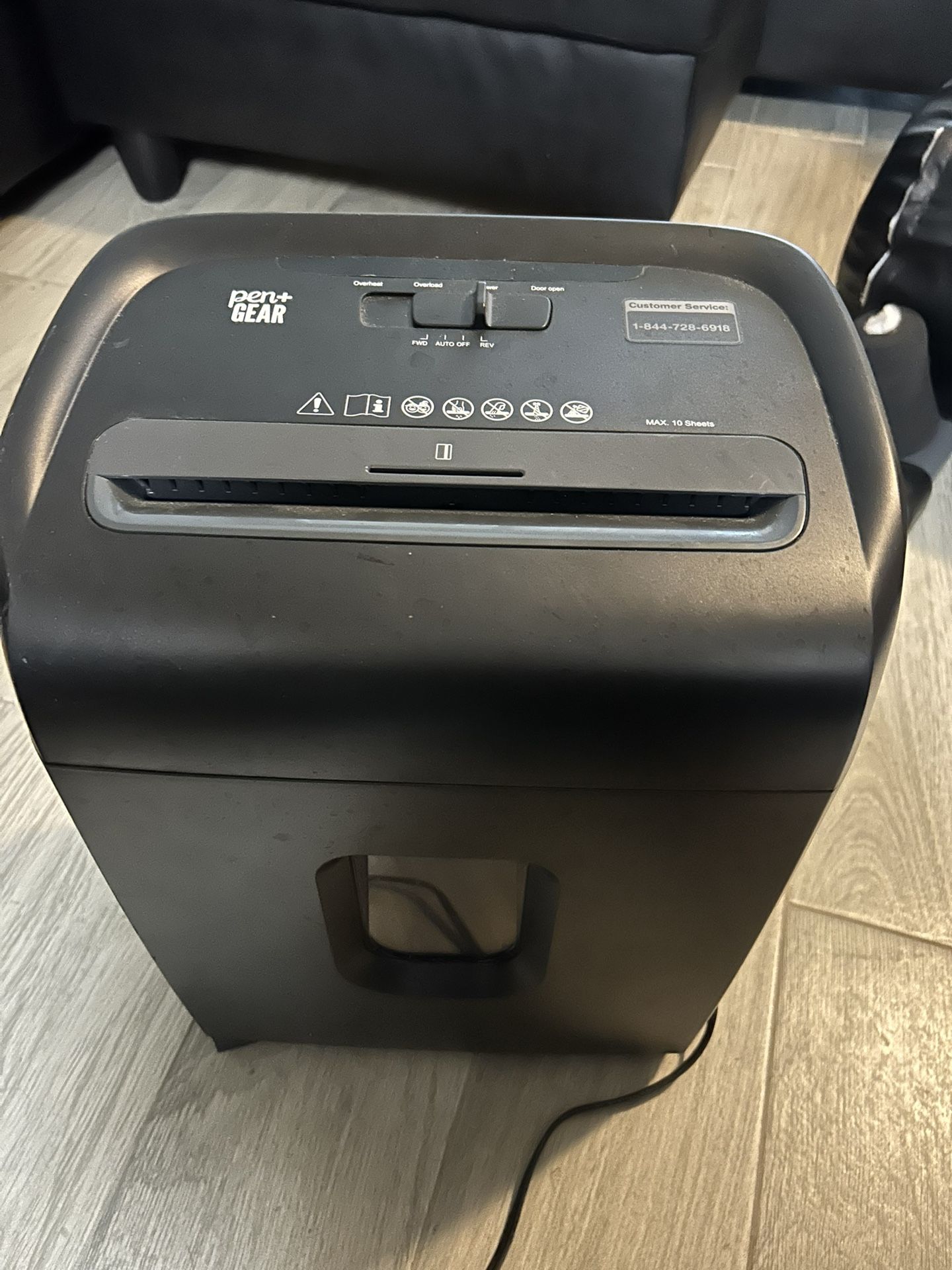 Pen + Gear 10-Sheet Micro-Cut Paper Shredder 