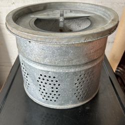Vtg Galvanized Fishing Bait Pail -Floating Style With Lid 