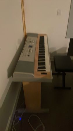 Yamaha electric keyboard/piano