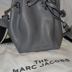 THE MARC JACOBS BUCKET BAG
