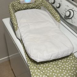 Snuggle Nest Portable Baby Lounger/ Diaper Changing Station 