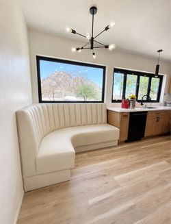 Custom Restaurant Booths – Stylish & Comfortable