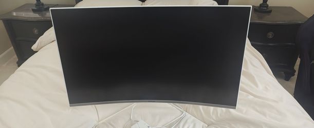 Samsung 31.5 inch 4k UHD curved monitor U32r591