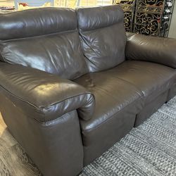 Leather love seat (powered recliner)