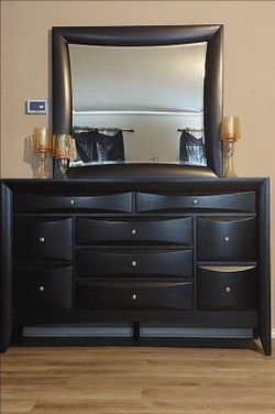 KING SIZE BEDROOM SET DRESSER MIRROR TWO NIGHT STANDS HEADBOARD FOOTBOARD RAILS BOXSPRING