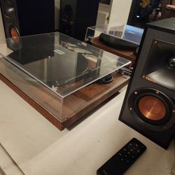 Turntable With Klipsch R41 PM Speakers