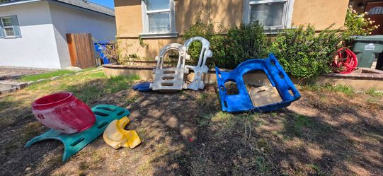 Free Little Tikes playground gym