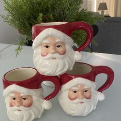 New Set Of 3 Santa Mugs 