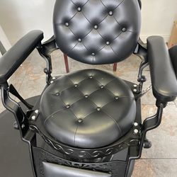 Classic Barber Chair 