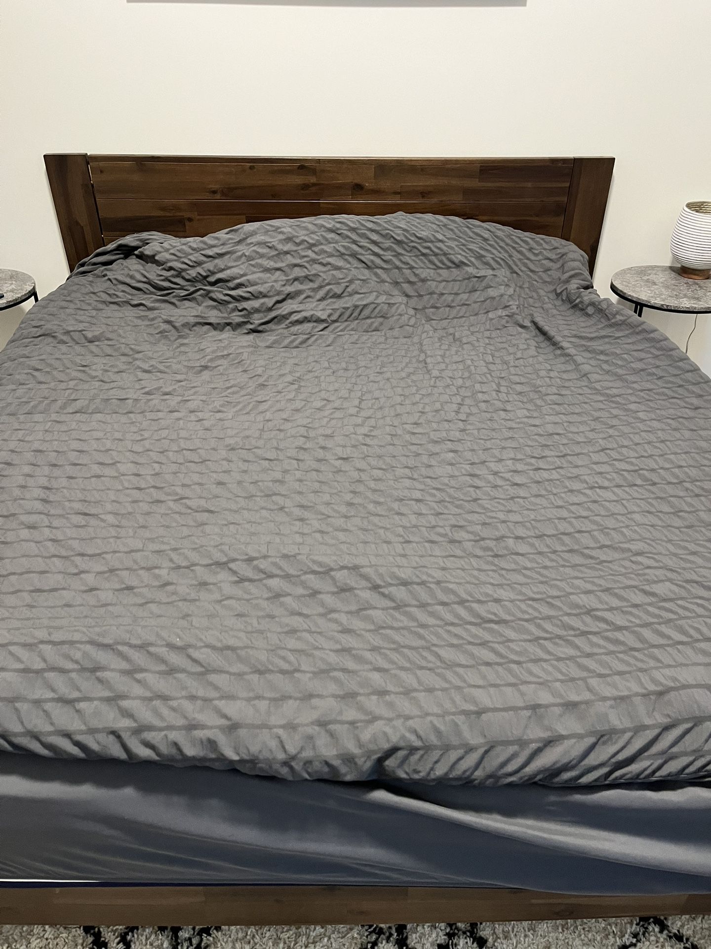 King Bed Mattress W/ Wood King Bed Frame