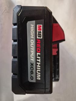 Milwaukee M18 REDLITHIUM HIGH OUTPUT XC 6.0  WHIT CHARGER