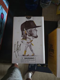 LUIS ARRAEZ SIGNED BOX BOBBLEHEAD