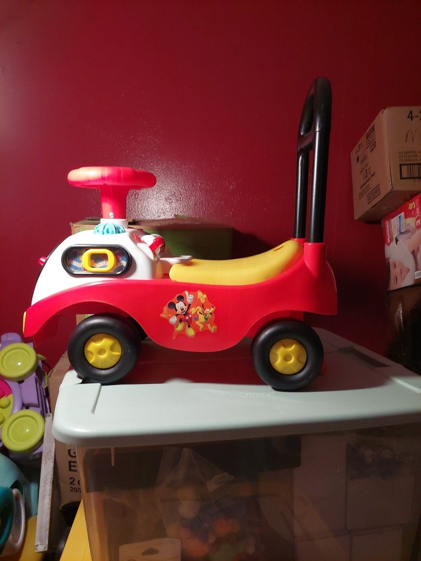 Disney junior Mickey. Walker