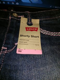 Sale. Levi short