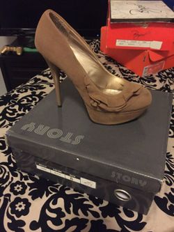 Brown heels size 6 and a half