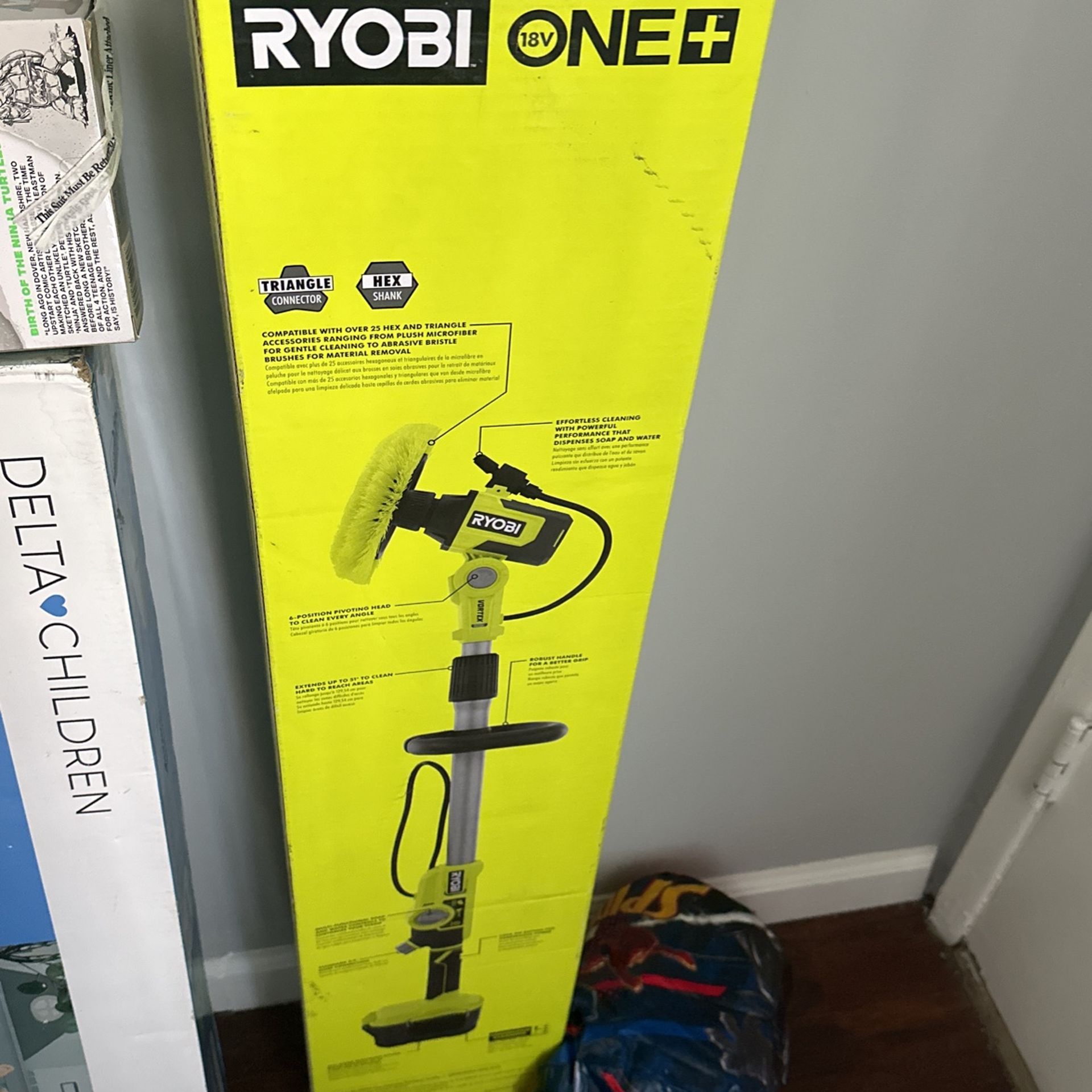 18 V Soap Dispensing Telescoping Scrubber