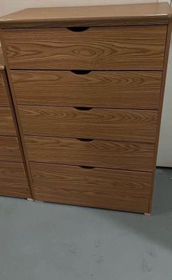 5 Drawer Kathy oak wood color