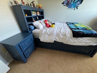 🛏️ Complete Full Bedroom Set with Trundle Bed & Mattresses - $950 OBO