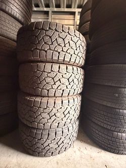305/60/18 Toyo open country AT 90%+ tread (4)