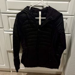 Lululemon size 6 light weight puffer black 